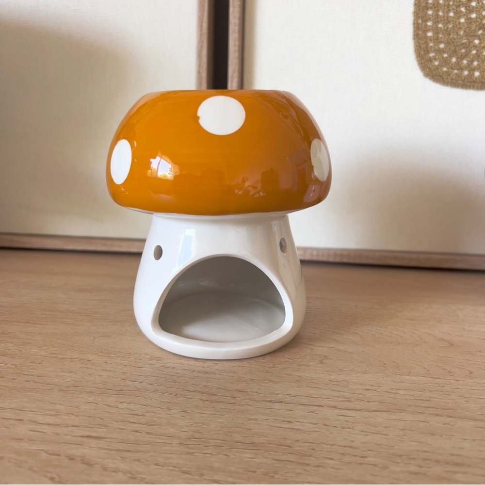 NWT Mushroom Ceramic Wax Warmer